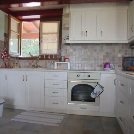 Hillsidehouse Magouládes