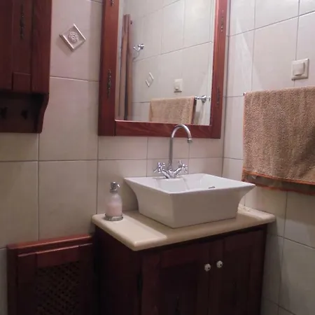 Hillsidehouse * Magouládes