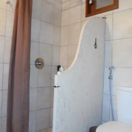 Hillsidehouse * Magouládes